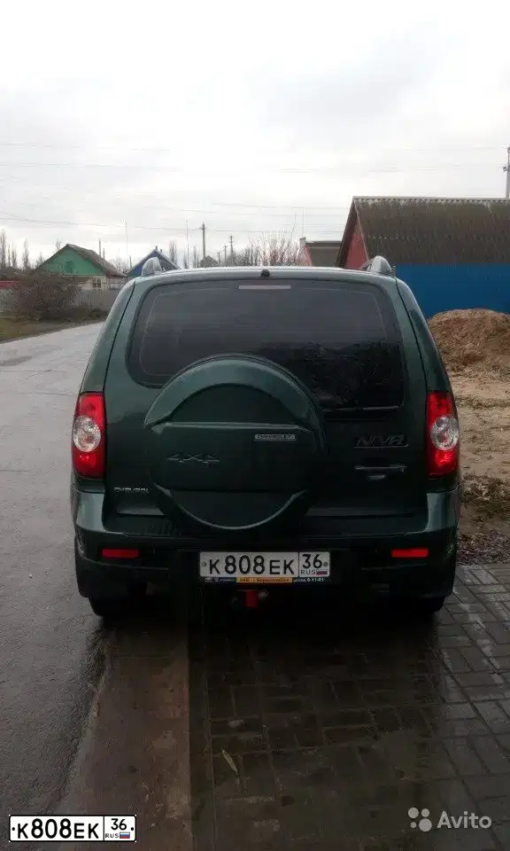 Фото автомобиля CHEVROLET NIVA, 2011 — госномер Х043ТС136