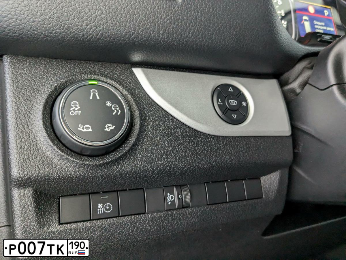 Фото автомобиля MERCEDES VIANO, 2013 — госномер Н871УО123. Цвет: БЕЛЫЙ