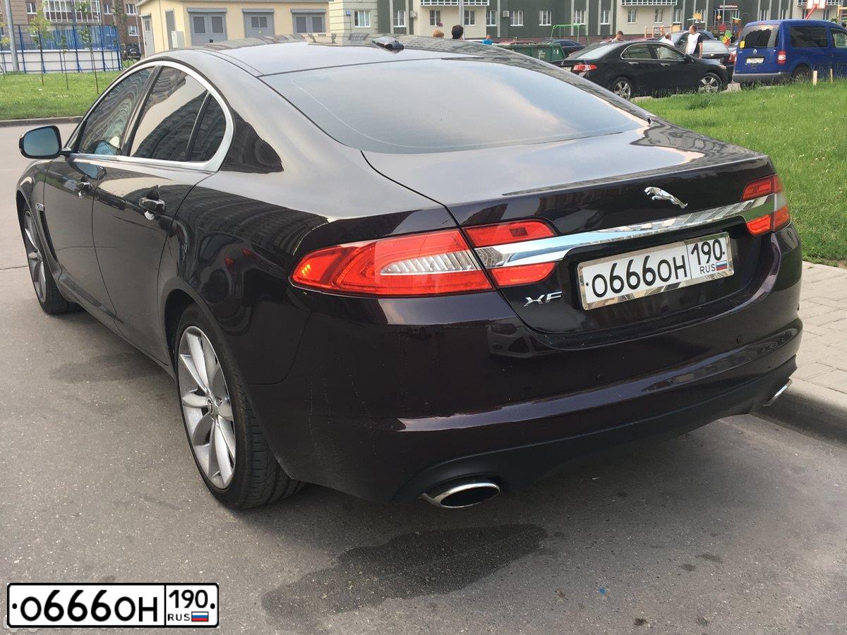Фото автомобиля LADA 2170 PRIORA, 2010 — госномер О666ОН190. Цвет: БЕЛЫЙ