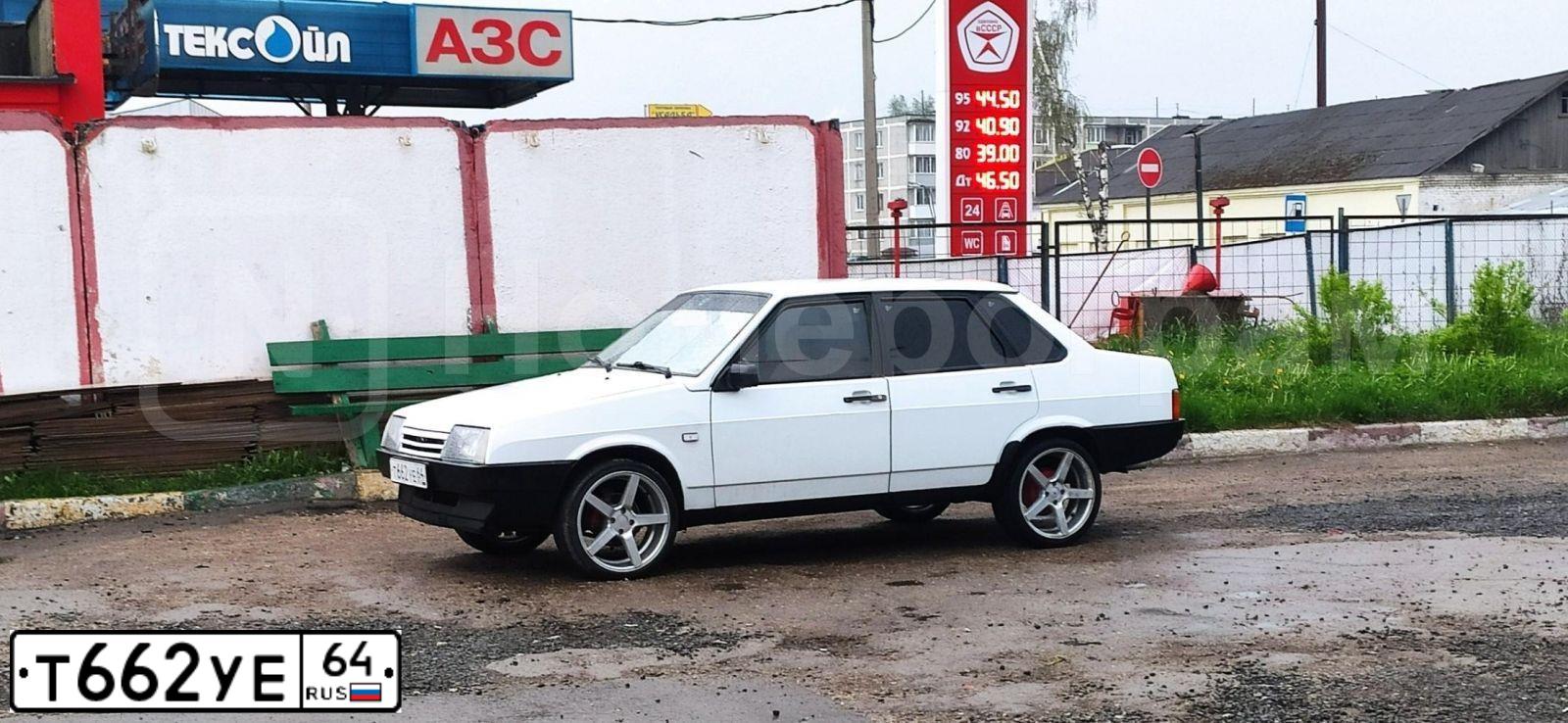 Фото автомобиля LADA 2109 SAMARA, 1997 — госномер У864ОТ64. Цвет: БЕЛЫЙ
