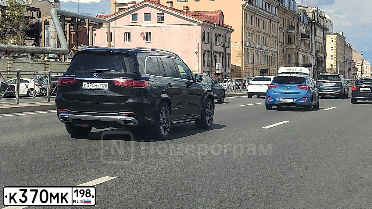 Фото автомобиля MERCEDES GLS-KLASSE, 2020 — госномер Т705ВР198. Цвет: ЧЕРНЫЙ