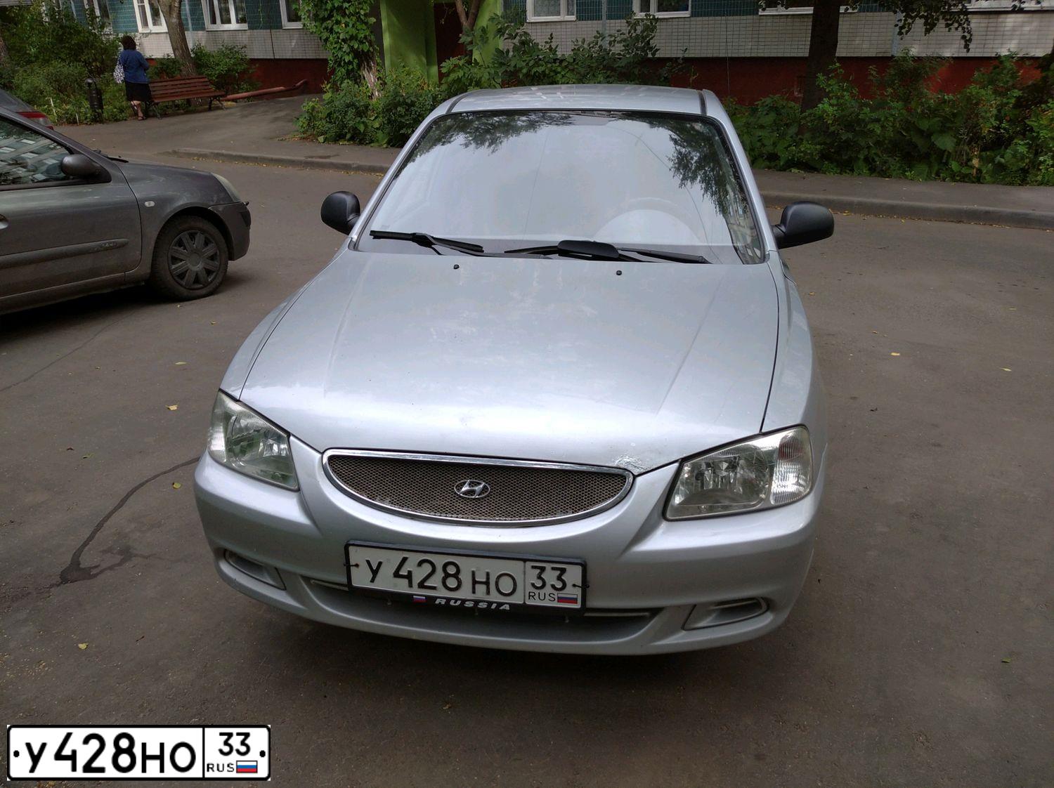 Фото автомобиля TAGAZ ACCENT, 2004 — госномер У428НО33. Цвет: Серый