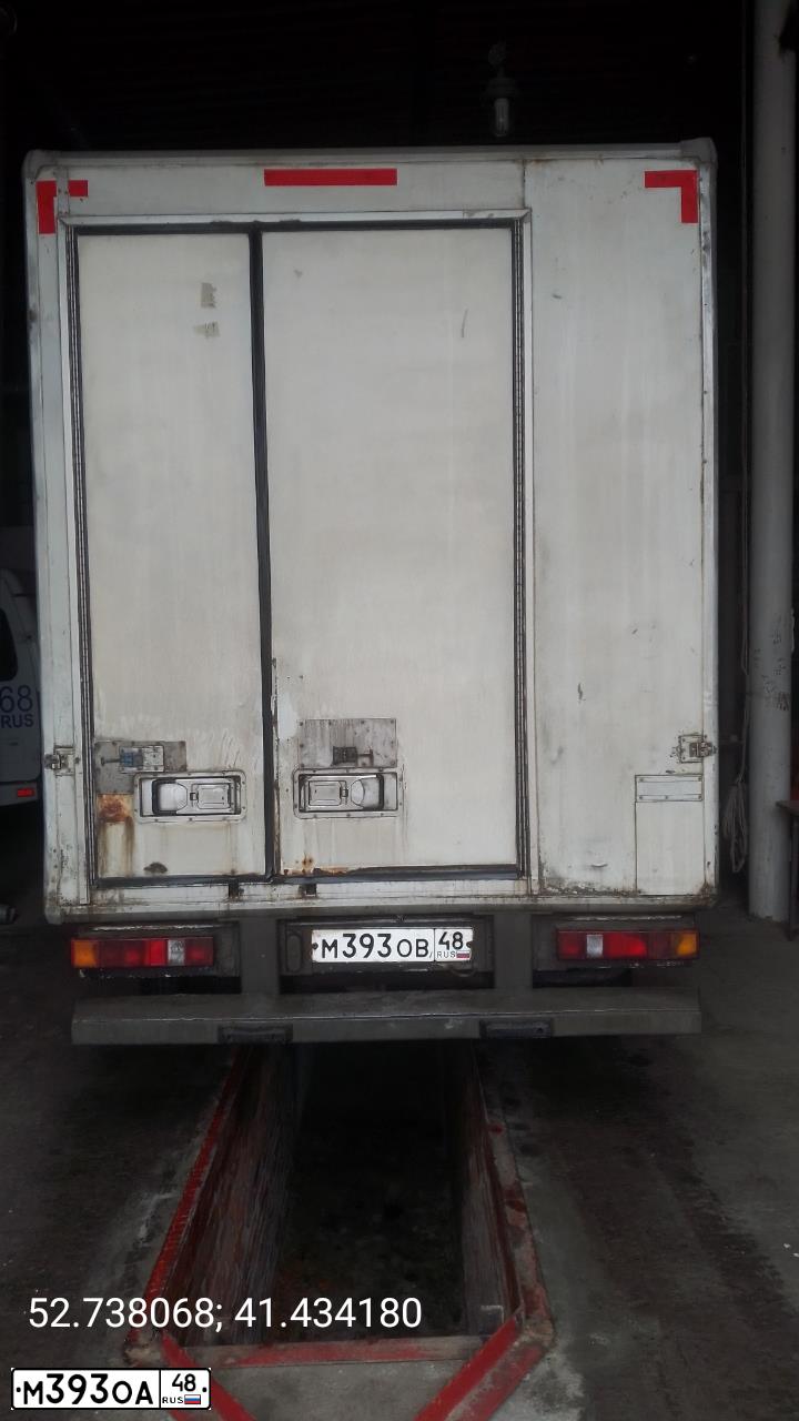 Фото автомобиля RENAULT DUSTER, 2014 — госномер М393ОА48. Цвет: БЕЖЕВЫЙ