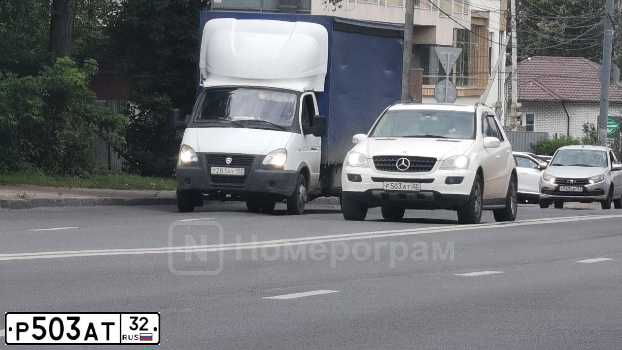 Фото автомобиля MERCEDES M-KLASSE, 2006 — госномер Р503АТ32. Цвет: Белый