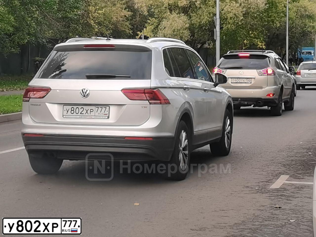 Фото автомобиля VOLKSWAGEN TIGUAN, 2017 — госномер Е746АК164. Цвет: СЕРЕБРИСТЫЙ