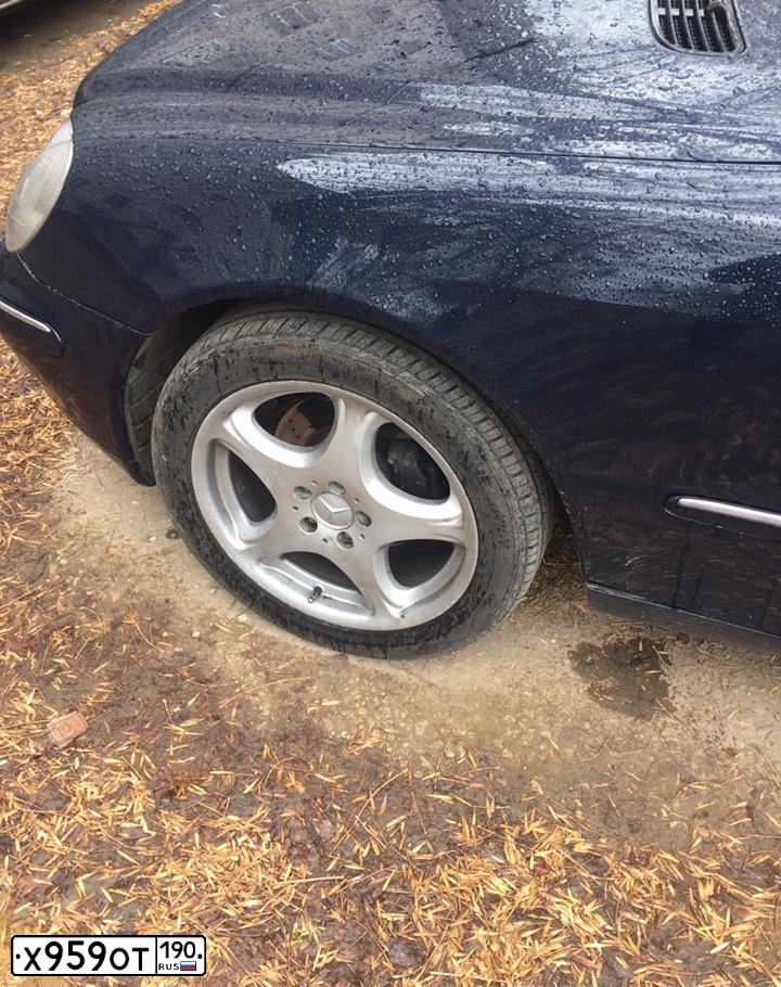 Фото автомобиля MERCEDES S-KLASSE, 2000 — госномер Е892ЕУ11. Цвет: синий