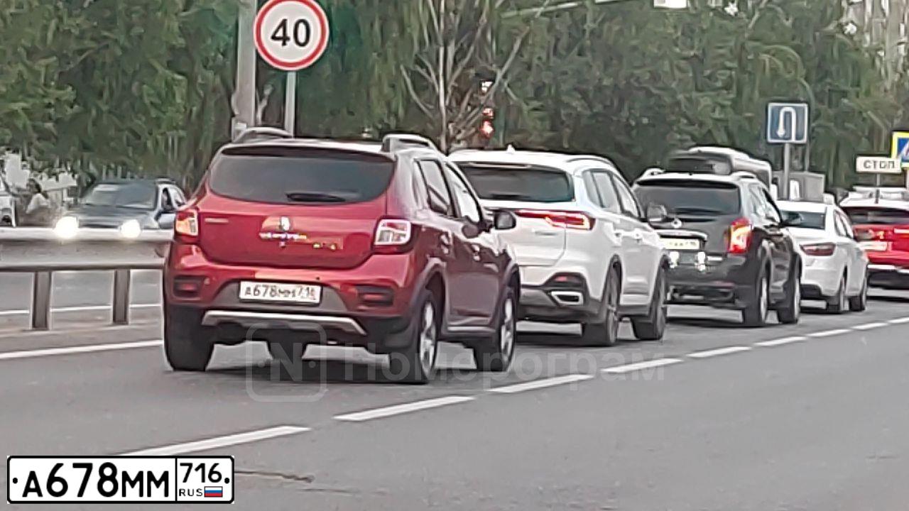 Фото автомобиля RENAULT SANDERO, 2018 — госномер А678ММ716. Цвет: КРАСНЫЙ