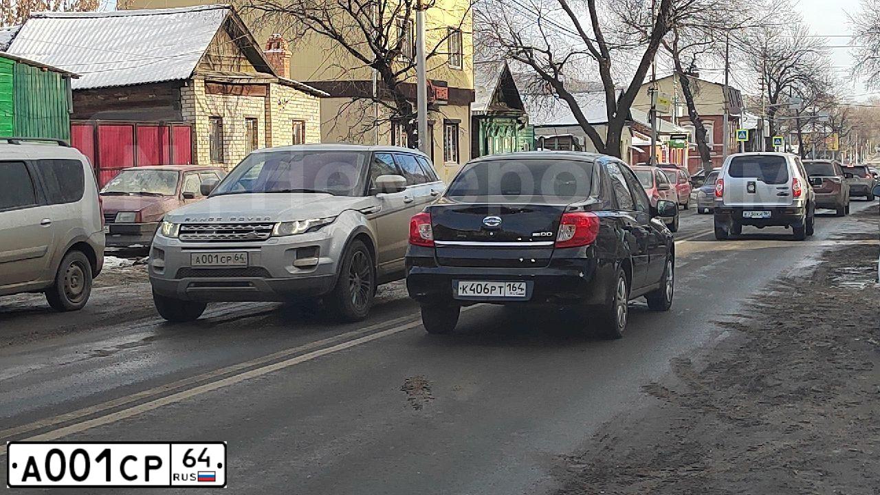 Фото автомобиля LANDROVER RANGE ROVER EVOQUE, 2012 — госномер Е696РР196. Цвет: СЕРЕБРИСТЫЙ