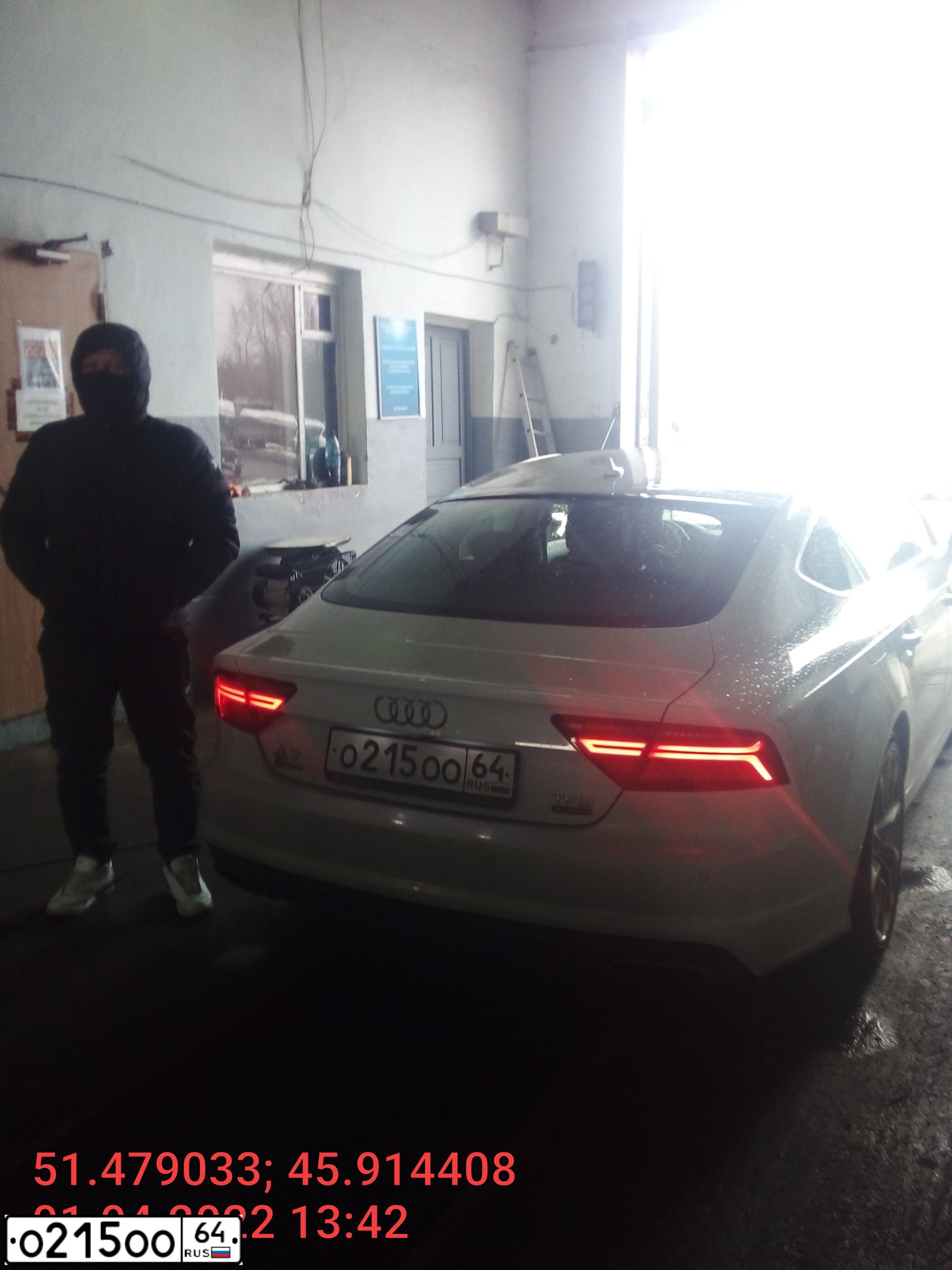 Фото автомобиля AUDI A7, 2014 — госномер К329МЕ53. Цвет: Белый