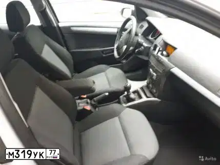 Фото автомобиля VOLKSWAGEN GOLF PLUS, 2012 — госномер М319УК77. Цвет: СЕРЫЙ ТЕМНЫЙ