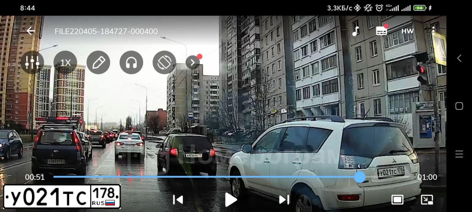 Фото автомобиля MITSUBISHI OUTLANDER, 2010 — госномер У021ТС178. Цвет: БЕЛЫЙ
