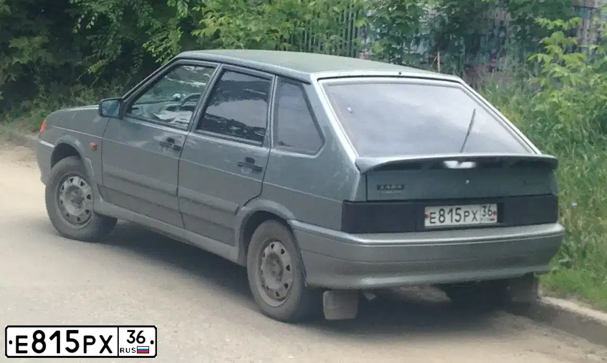Фото автомобиля LADA 2114 SAMARA, 2010 — госномер А742ЕС136. Цвет: СРЕДНИЙ СЕРО-ЗЕЛЕНЫЙ МЕТ