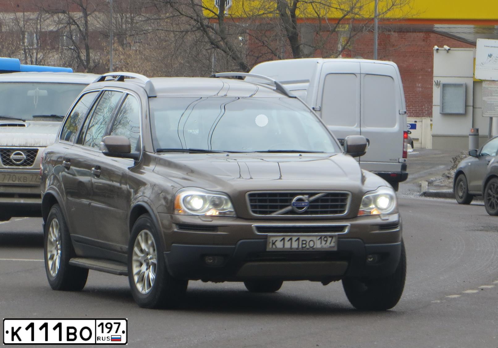 Фото автомобиля VOLVO XC90, 2011 — госномер К111ВО197. Цвет: КОРИЧНЕВЫЙ