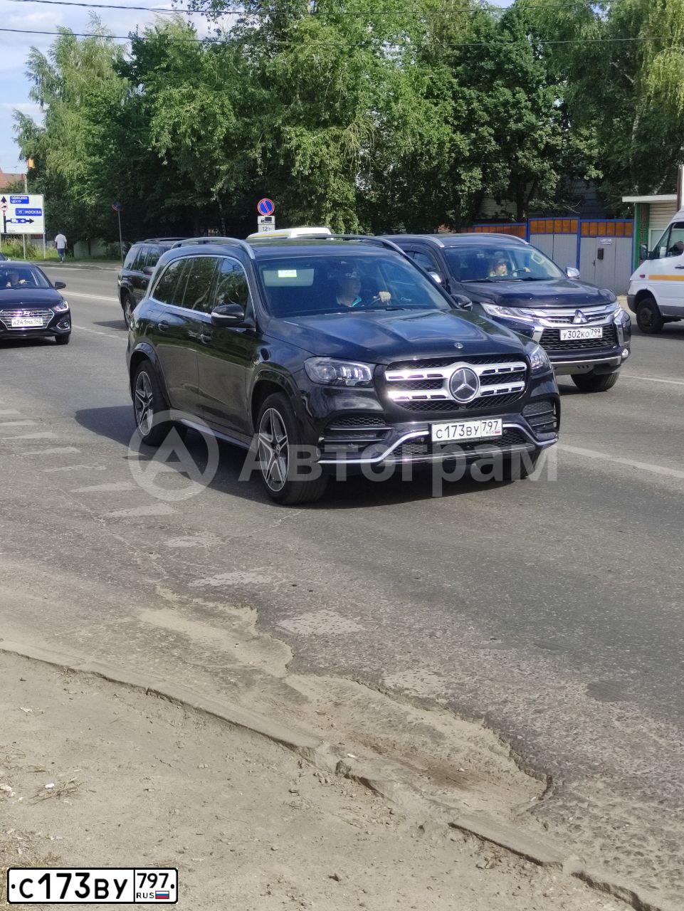 Фото автомобиля MERCEDES GLS-KLASSE, 2019 — госномер С173ВУ797. Цвет: ЧЕРНЫЙ