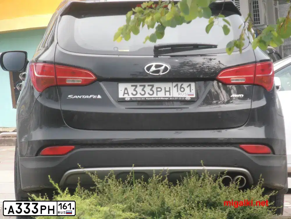 Фото автомобиля HYUNDAI SANTA FE, 2012 — госномер А333РН161. Цвет: ЧЕРНЫЙ