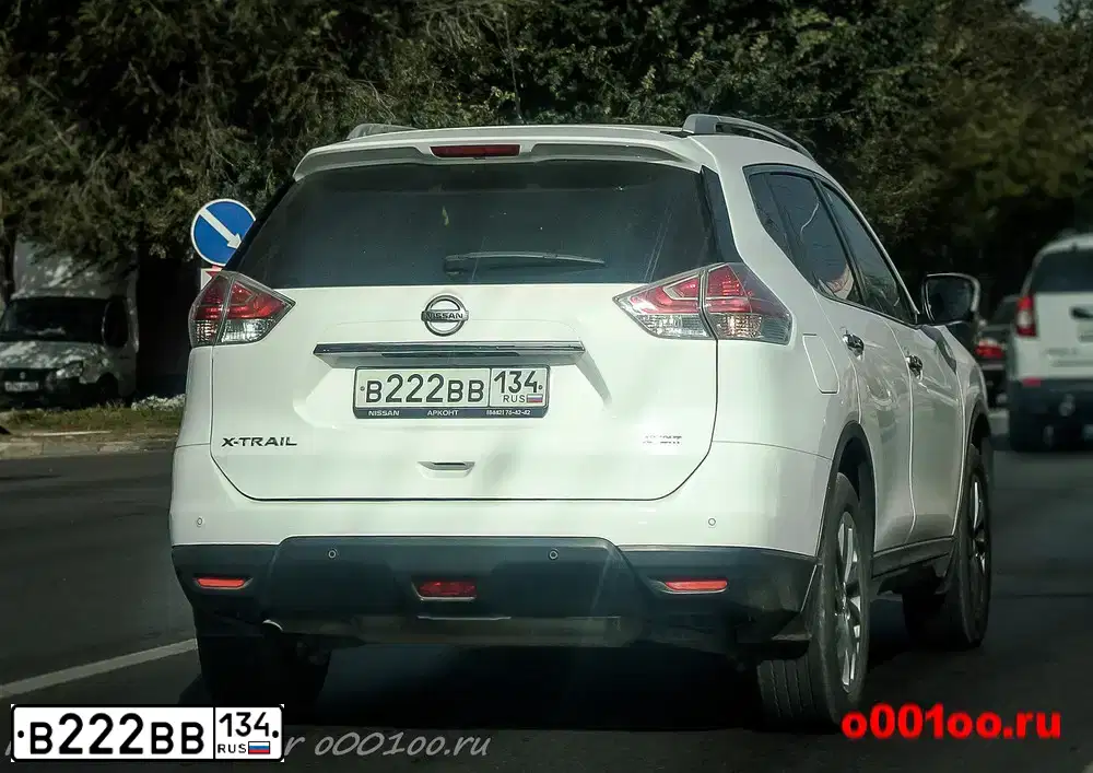 Фото автомобиля NISSAN X-TRAIL, 2015 — госномер В222ВВ134. Цвет: БЕЛЫЙ