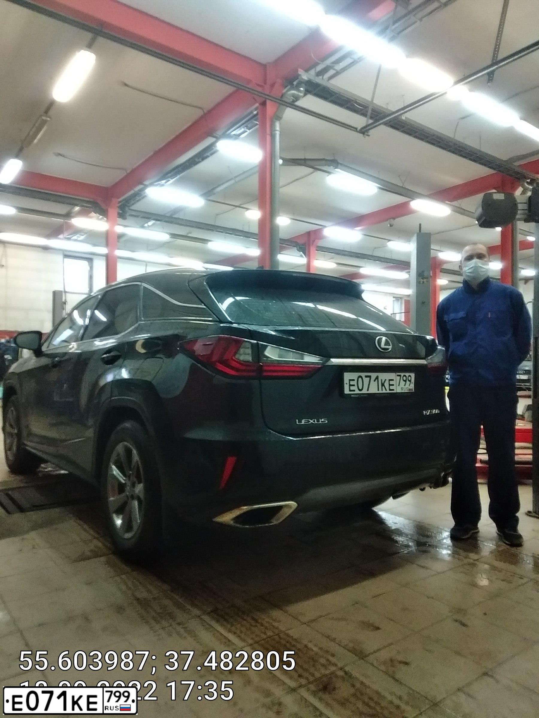 Фото автомобиля LEXUS RX, 2018 — госномер В723КВ977. Цвет: ЧЕРНЫЙ