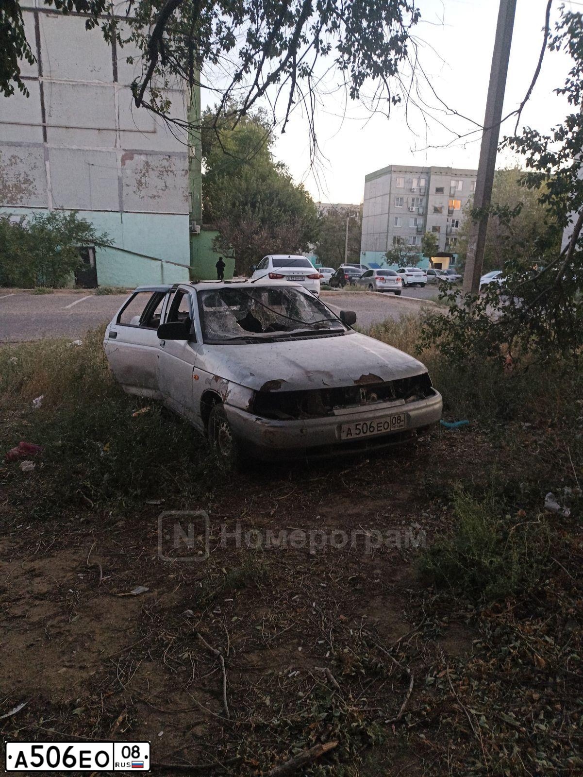 Фото автомобиля LADA 2110, 2001 — госномер А506ЕО08. Цвет: СЕРЕБРИСТО-ГОЛУБОЙ