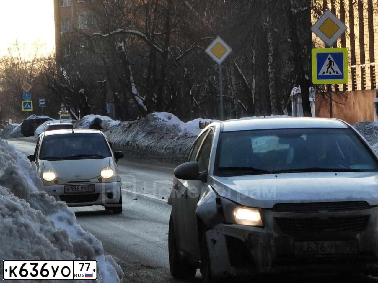Фото автомобиля TOYOTA CAMRY, 2007 — госномер К636УО77. Цвет: ЧЕРНЫЙ