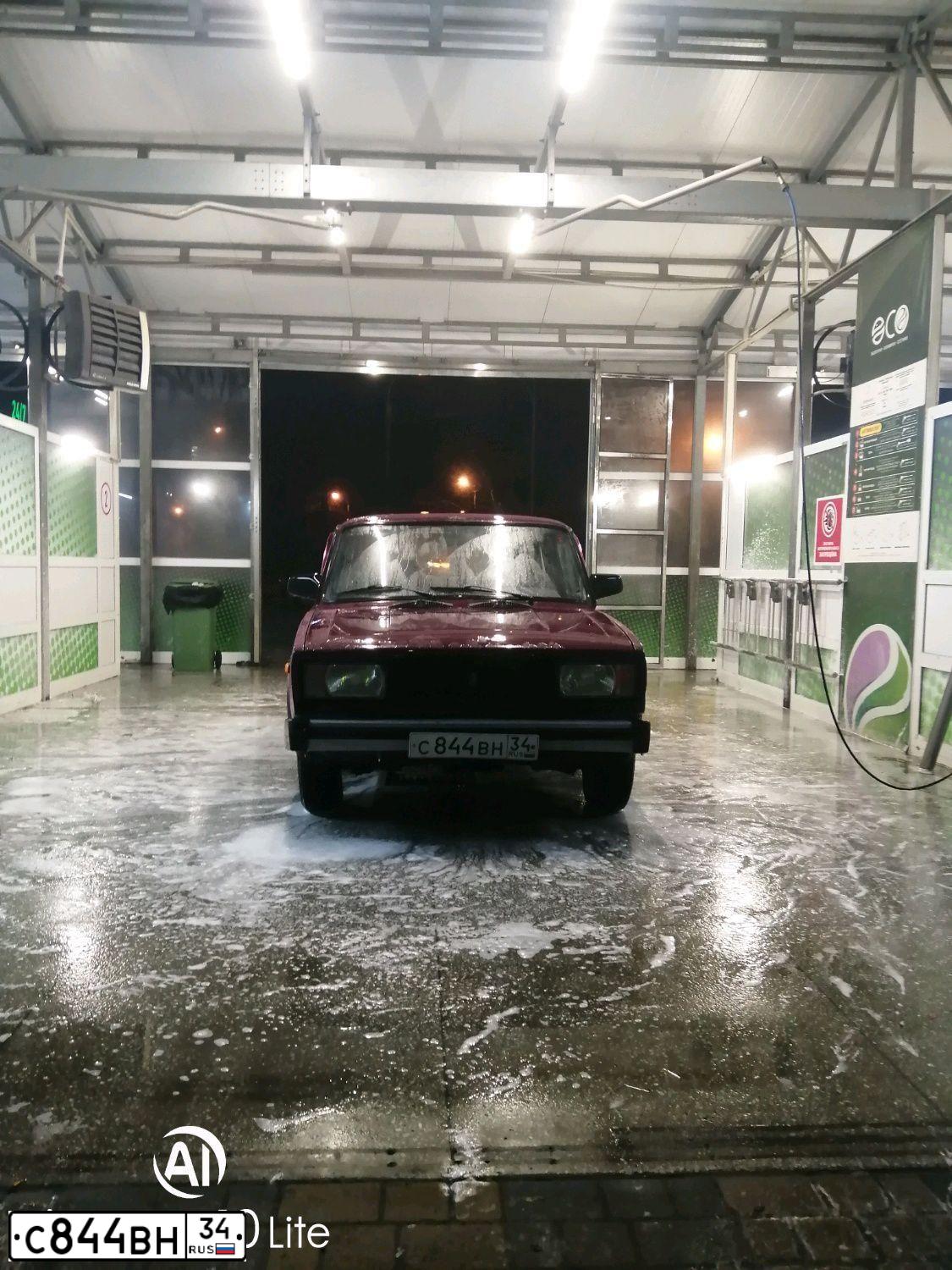 Фото автомобиля LADA 2105, 2004 — госномер У550МК34. Цвет: Красный
