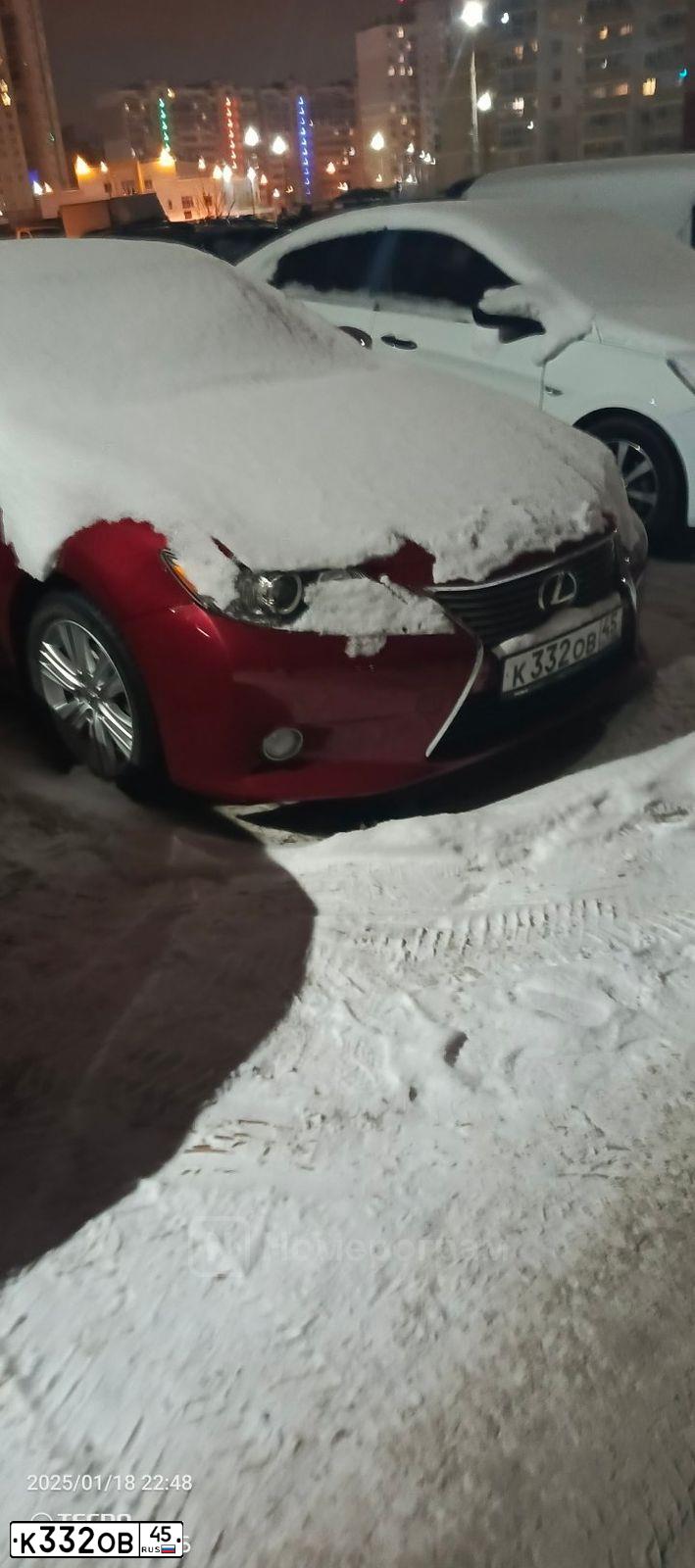 Фото автомобиля LEXUS ES, 2014 — госномер С427ВР777. Цвет: Красный