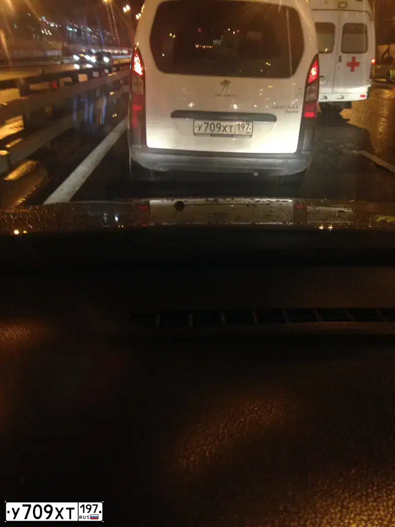 Фото автомобиля PEUGEOT PARTNER, 2012 — госномер М636КН777. Цвет: Белый