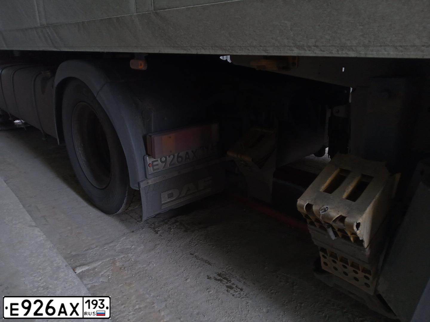Фото автомобиля DAF XF 105 FT /4X2/, 2012 — госномер Е333ЕМ123. Цвет: Белый