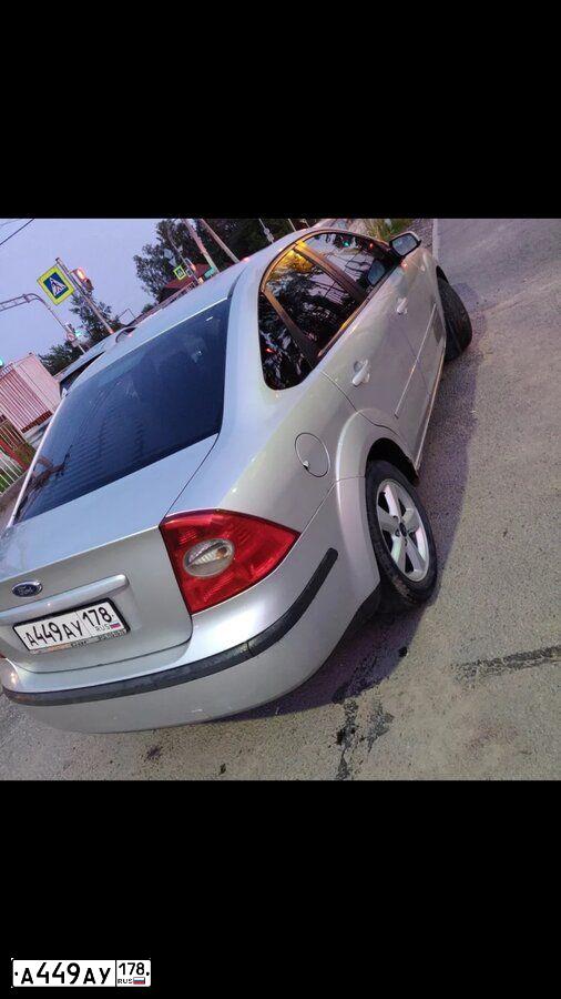 Фото автомобиля FORD FOCUS, 2005 — госномер А232МН147. Цвет: Серебристый