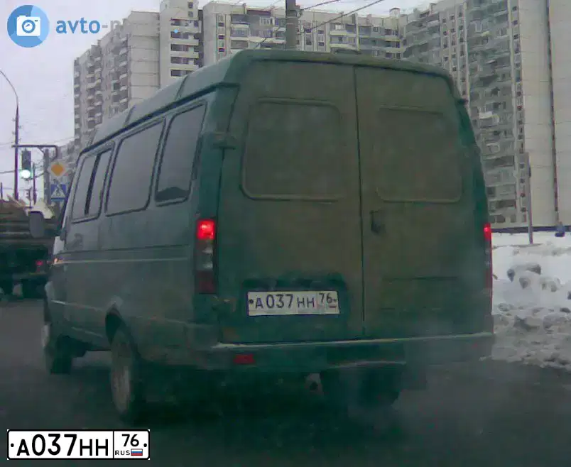 Фото автомобиля ГАЗ 32213, 2004 — госномер А037НН76. Цвет: ЗЕЛЕНЫЙ