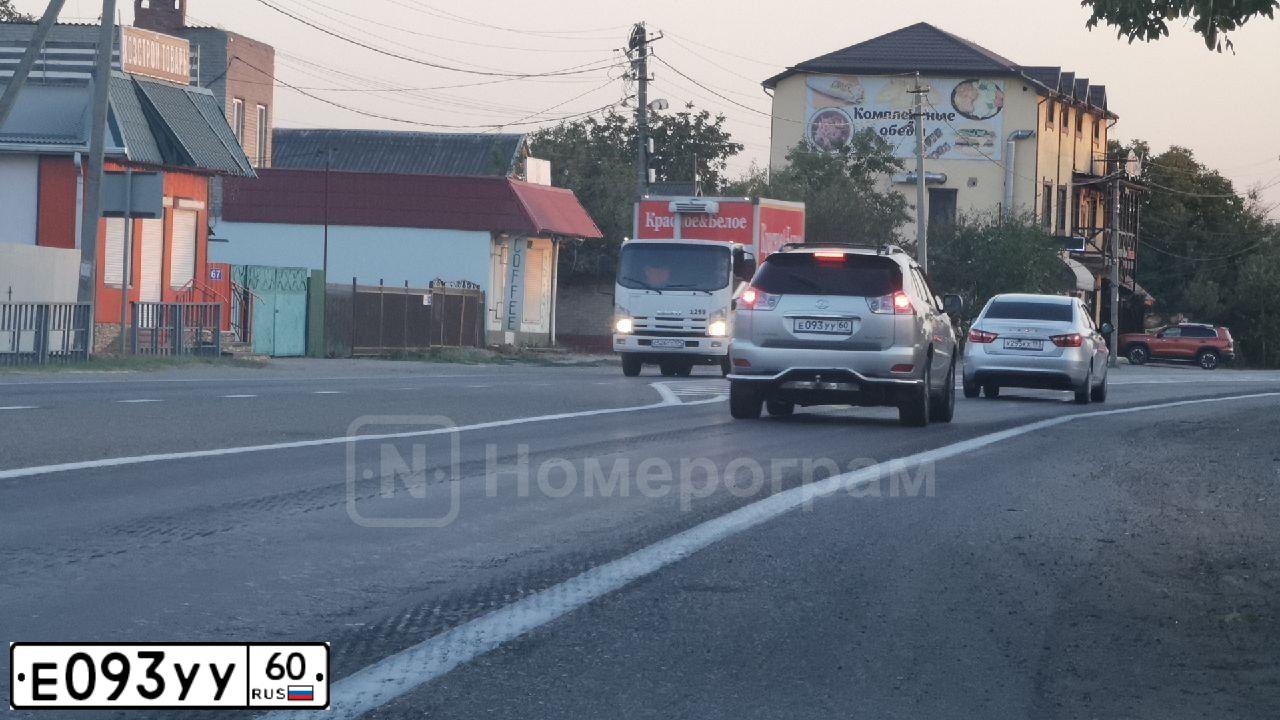 Фото автомобиля LEXUS RX330, 2005 — госномер Н796АС702. Цвет: СЕРЕБРИСТЫЙ