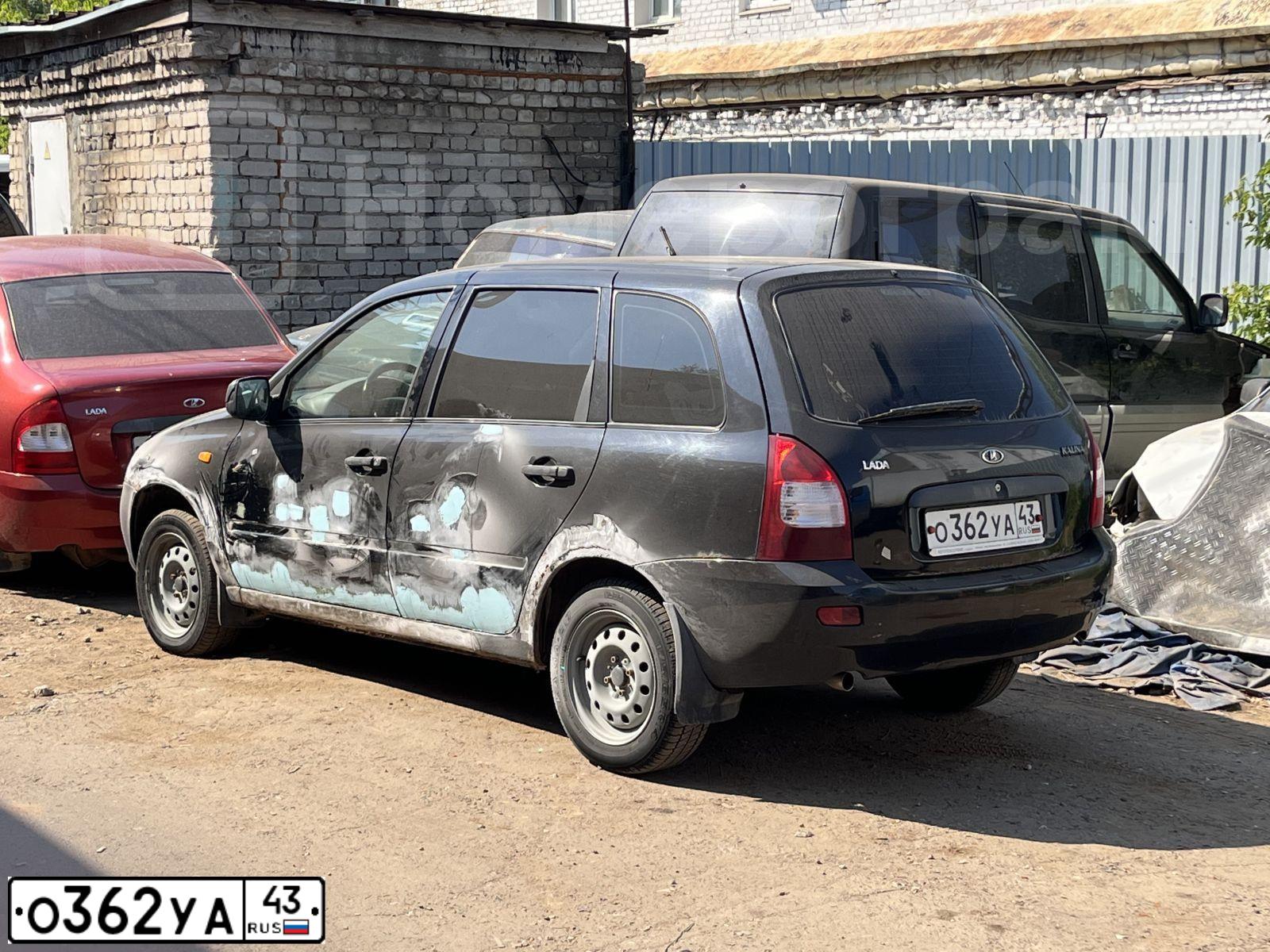 Фото автомобиля LADA 1117 KALINA, 2012 — госномер Р104ТХ11. Цвет: Сине-Черный