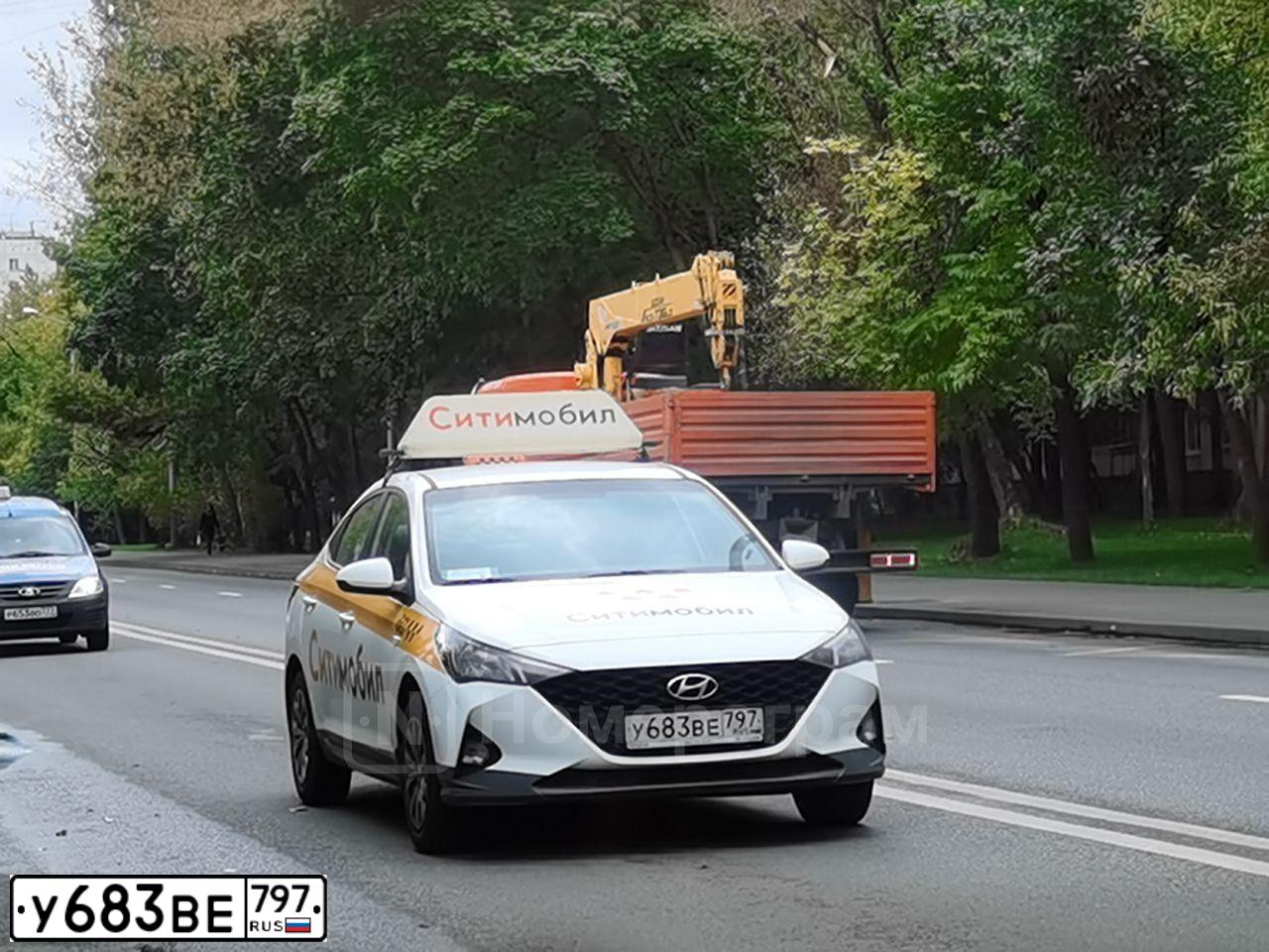 Фото автомобиля HYUNDAI SOLARIS, 2020 — госномер В419СР122. Цвет: БЕЛЫЙ-ЖЕЛТЫЙ-СЕРЫЙ