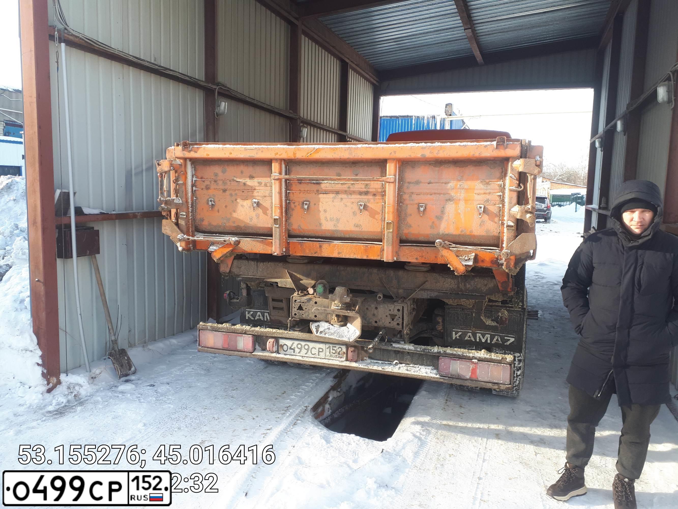 Фото автомобиля KAMAZ 65115 /6X4/, 2009 — госномер О499СР152. Цвет: Оранжевый