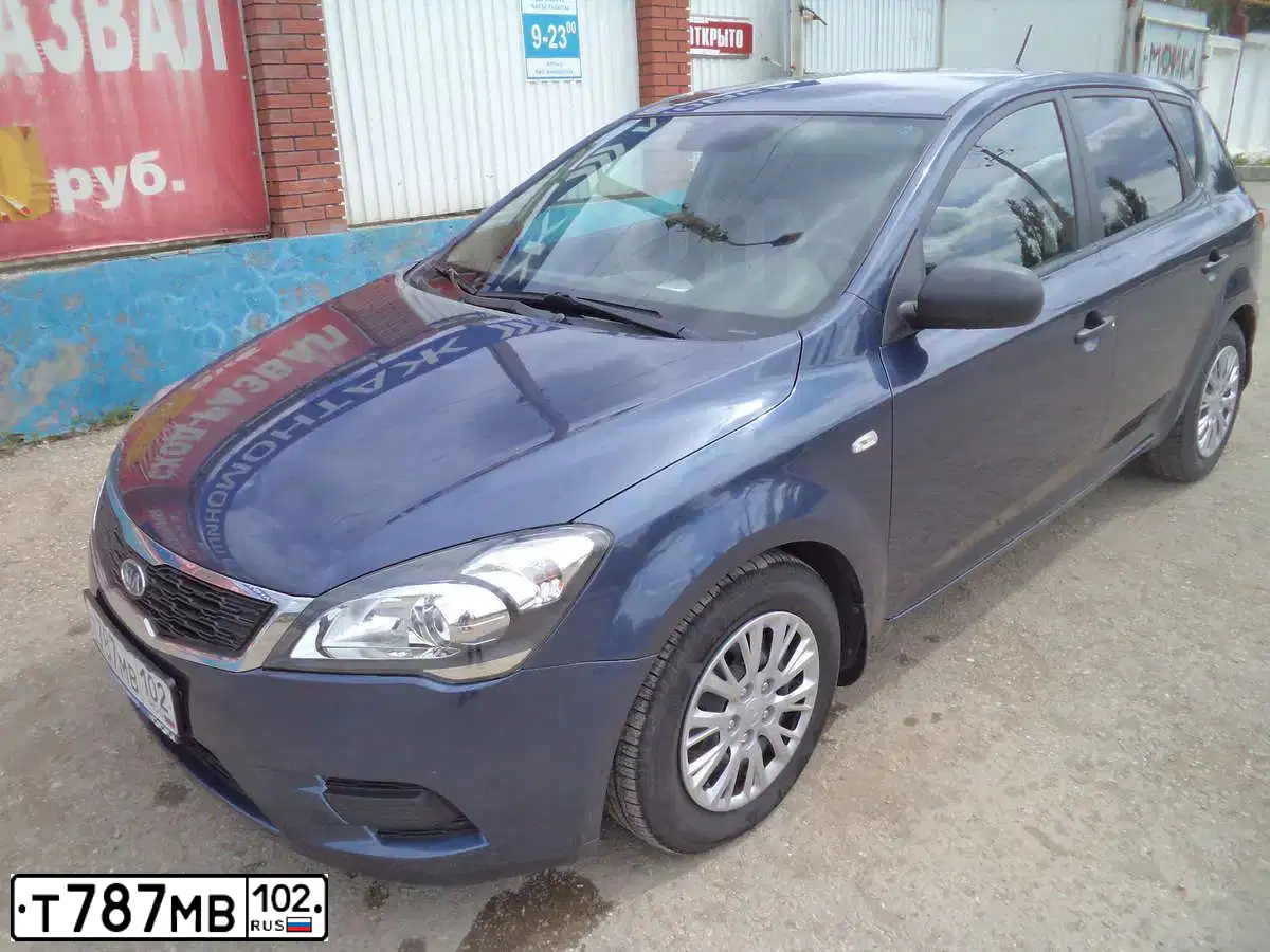 Фото автомобиля KIA CEE'D, 2011 — госномер Т787МВ102. Цвет: СИНИЙ