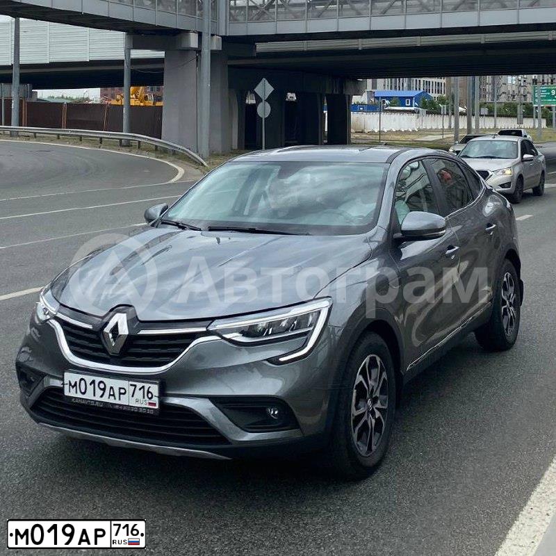 Фото автомобиля RENAULT ARKANA, 2022 — госномер М019АР716. Цвет: СЕРЫЙ