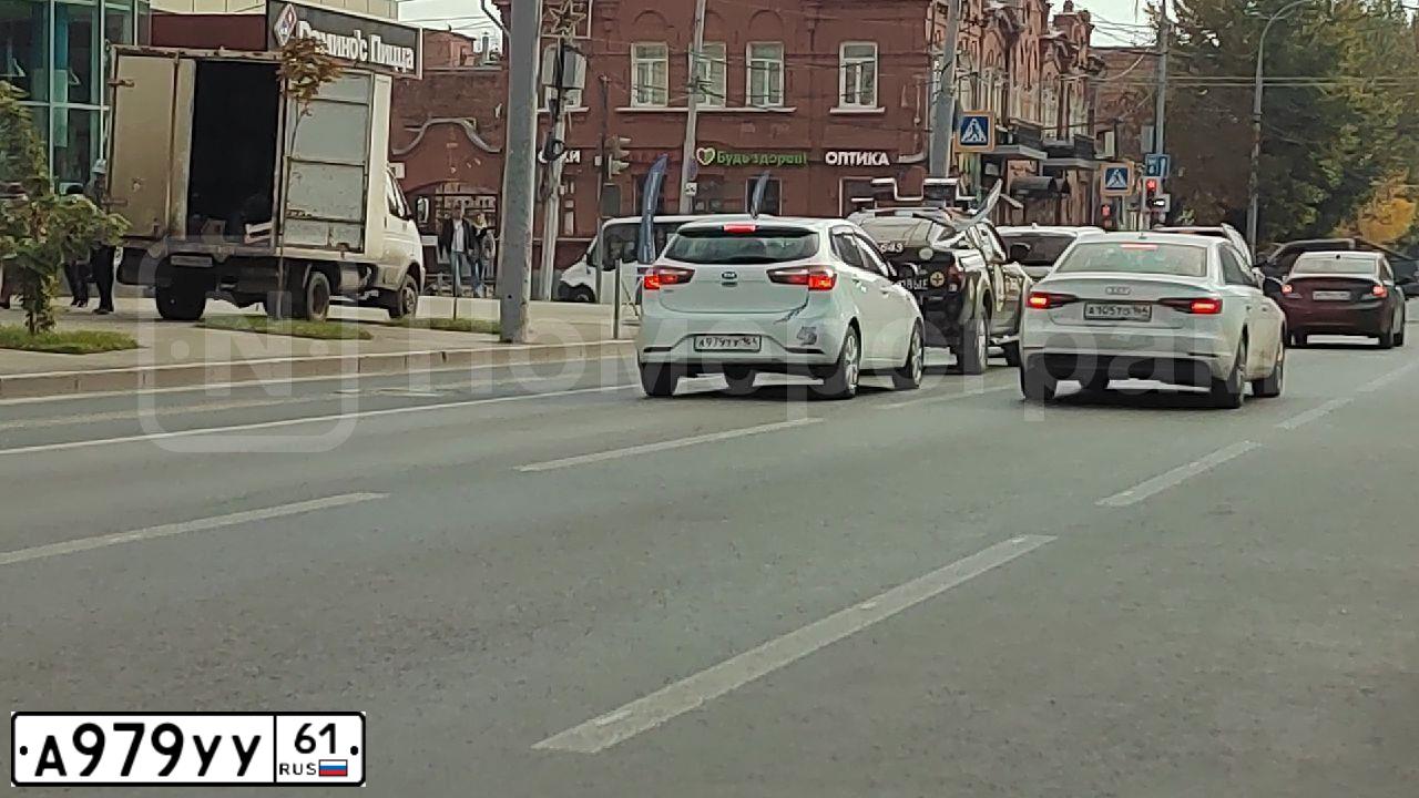 Фото автомобиля BMW 530D, 2017 — госномер М012ОТ761. Цвет: СЕРЫЙ