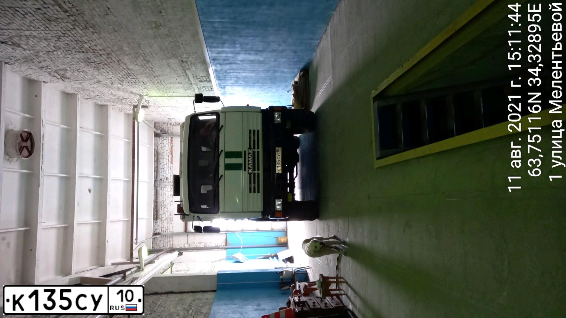 Фото автомобиля KAMAZ 43114 /6X6/, 2010 — госномер К135СУ10. Цвет: БЕЛЫЙ