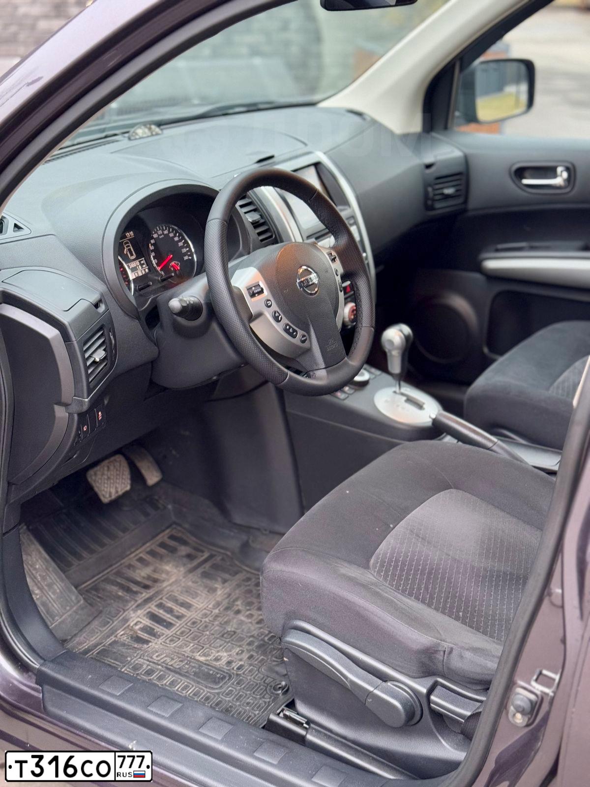 Фото автомобиля NISSAN X-TRAIL, 2011 — госномер Т316СО777. Цвет: СЕРО-СИРЕНЕВЫЙ