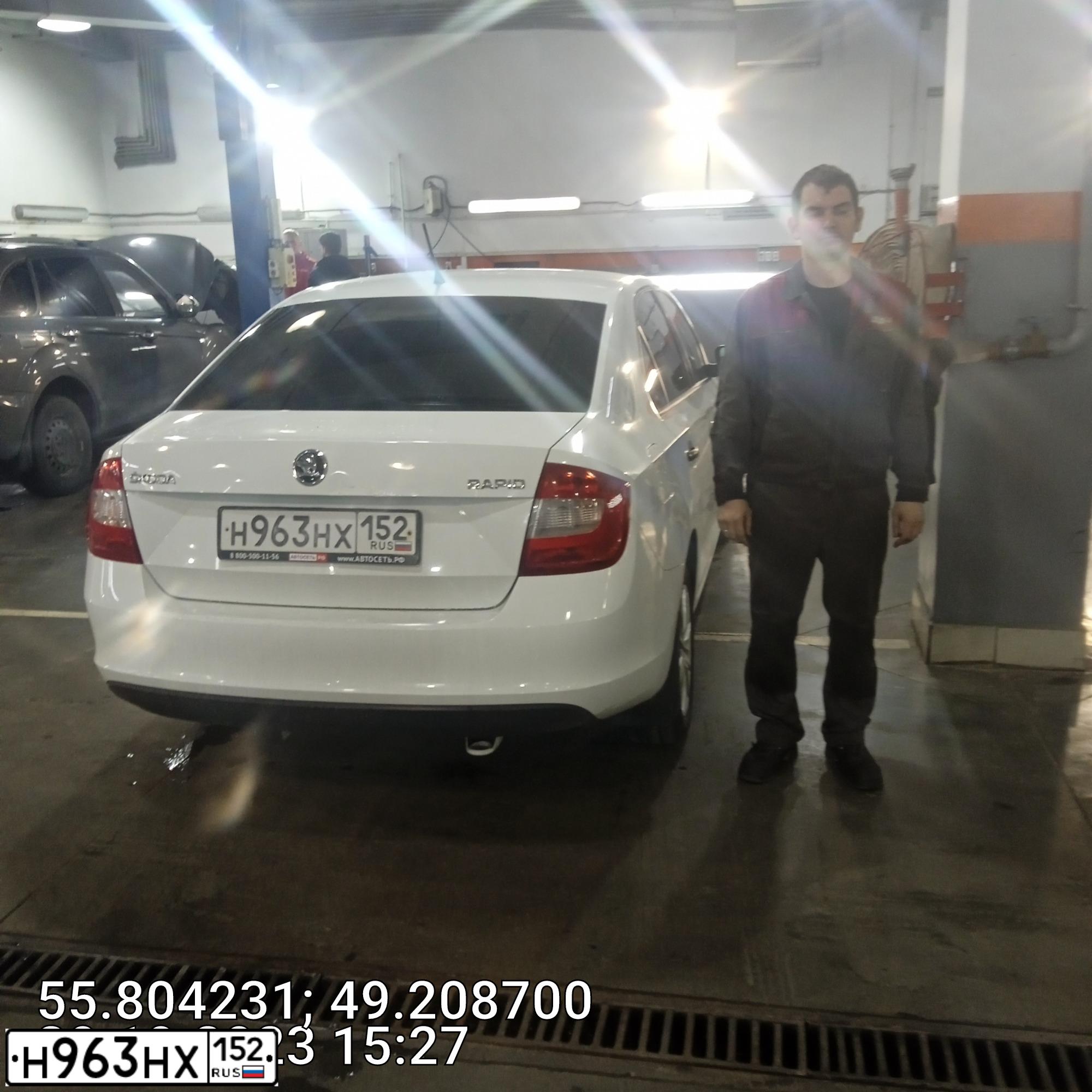 Фото автомобиля SKODA RAPID, 2014 — госномер К939АК156. Цвет: Белый