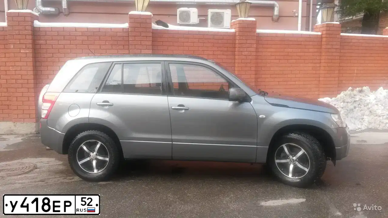 Фото автомобиля SUZUKI /GRAND/ VITARA, 2007 — госномер У418ЕР152. Цвет: СЕРЫЙ