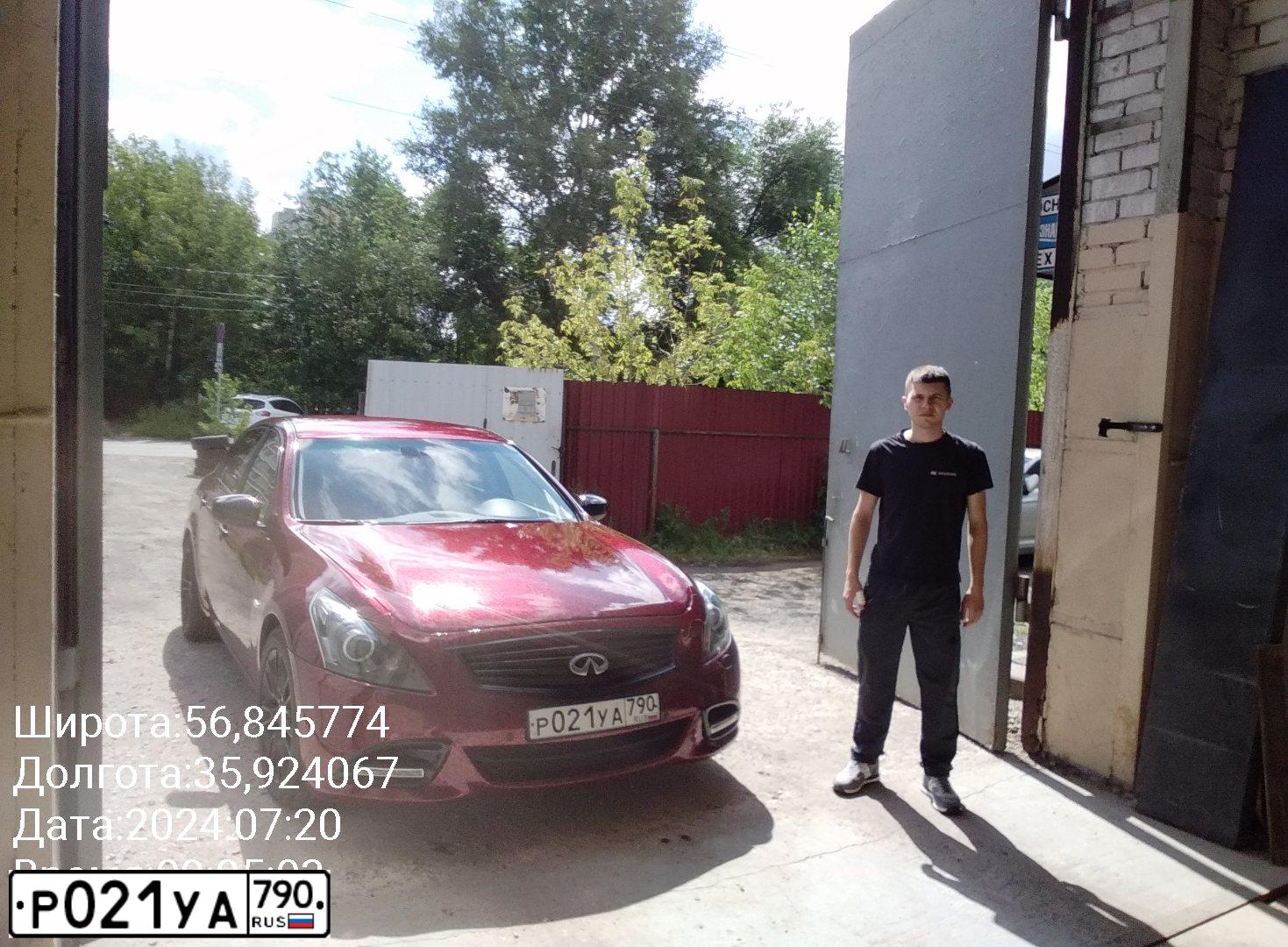 Фото автомобиля INFINITI G, 2011 — госномер А012УМ777. Цвет: БОРДОВЫЙ