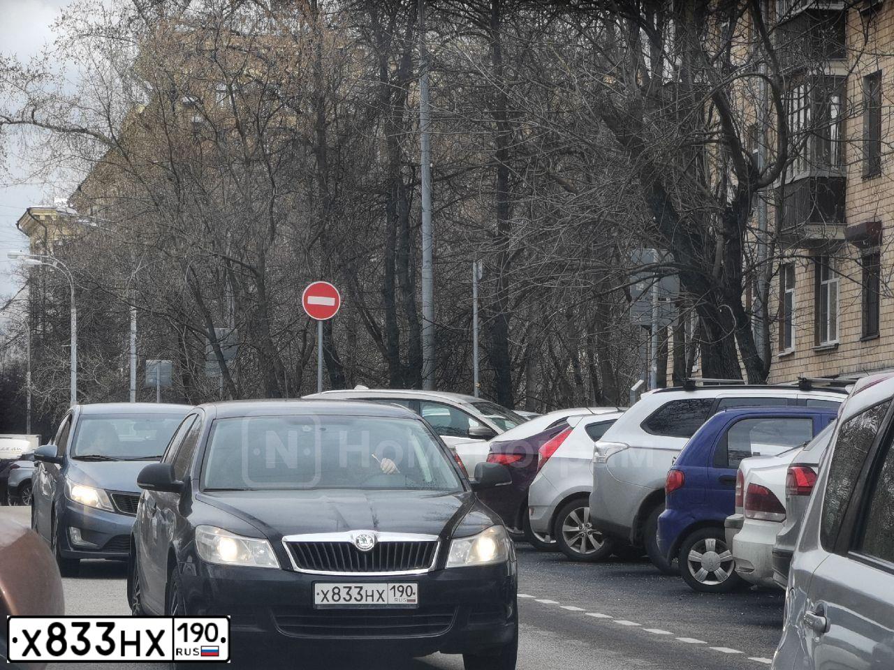 Фото автомобиля SKODA OCTAVIA, 2011 — госномер О999ТЕ790. Цвет: ЧЕРНЫЙ