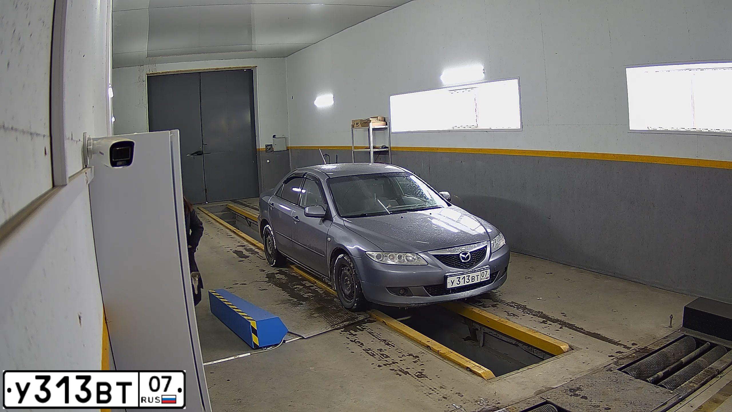 Фото автомобиля MAZDA 6, 2004 — госномер Р253КЕ126. Цвет: СЕРЫЙ