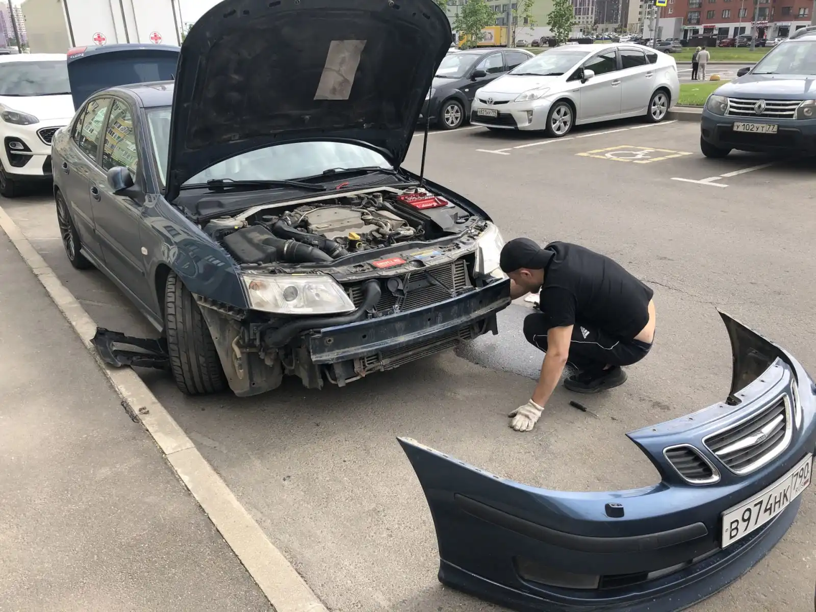 Фото автомобиля LANDROVER DISCOVERY, 1991 — госномер У102УТ77. Цвет: БЕЖЕВЫЙ