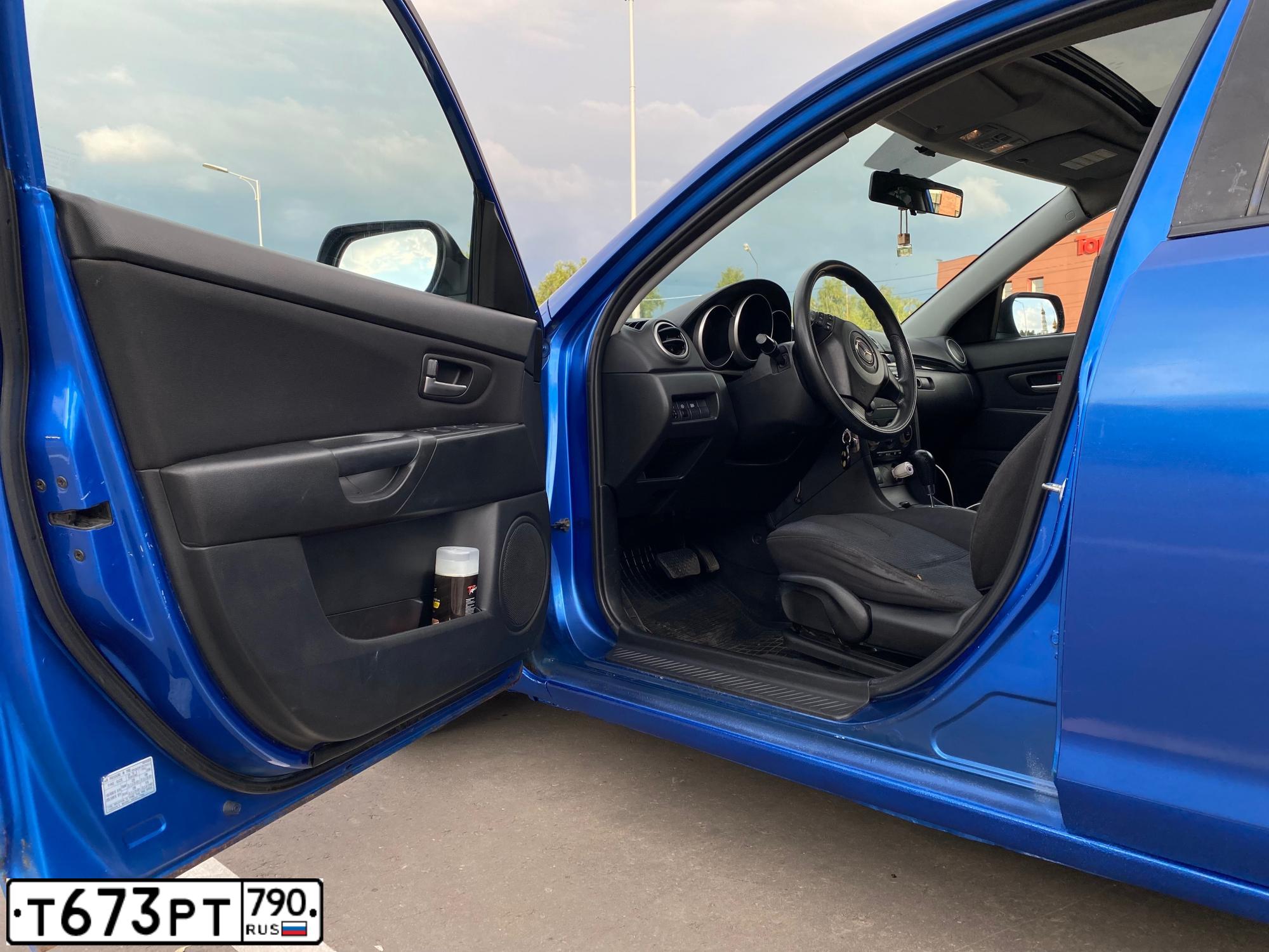 Фото автомобиля MAZDA 3, 2005 — госномер В375КЕ977. Цвет: синий