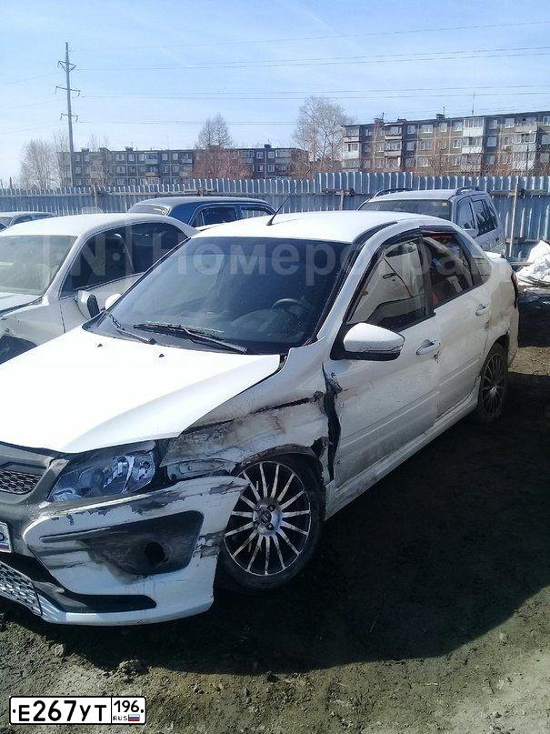 Фото автомобиля LADA 2190 GRANTA, 2017 — госномер Т587ЕМ196. Цвет: Белый