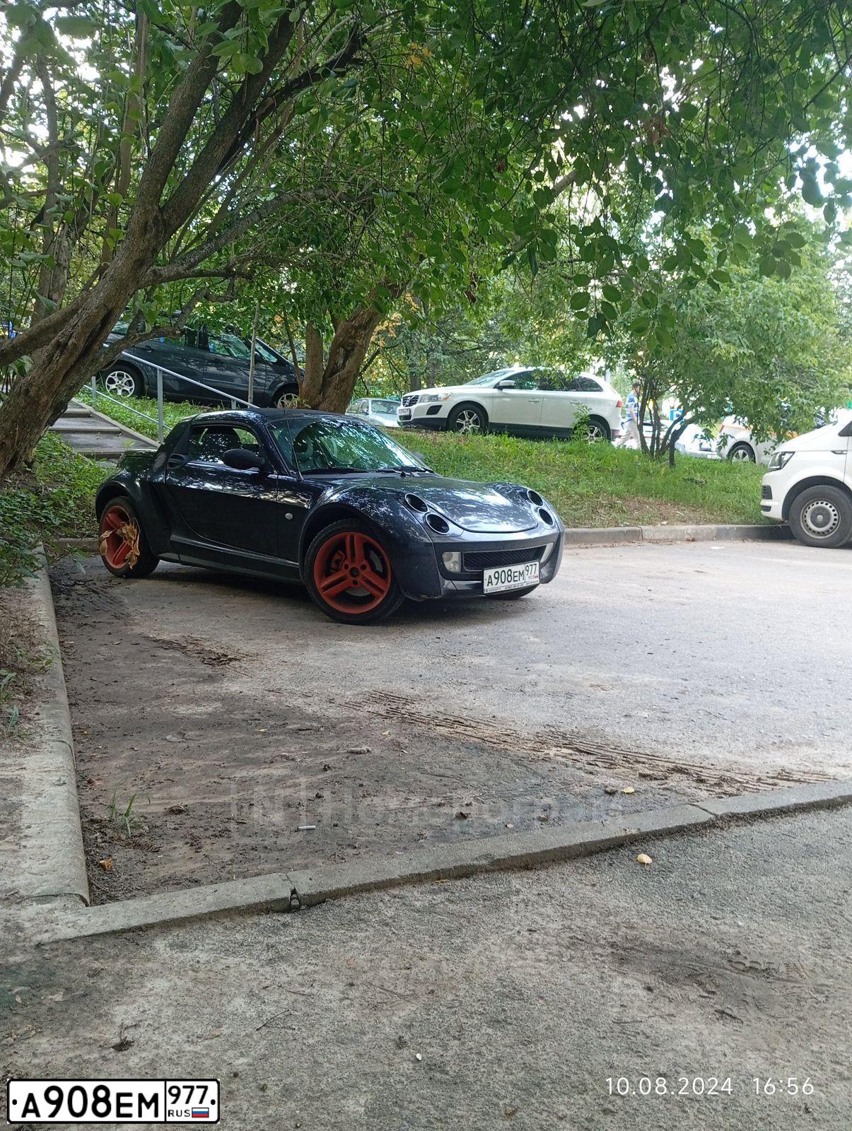 Фото автомобиля SMART ROADSTER, 2003 — госномер А908ЕМ977. Цвет: ЧЕРНЫЙ