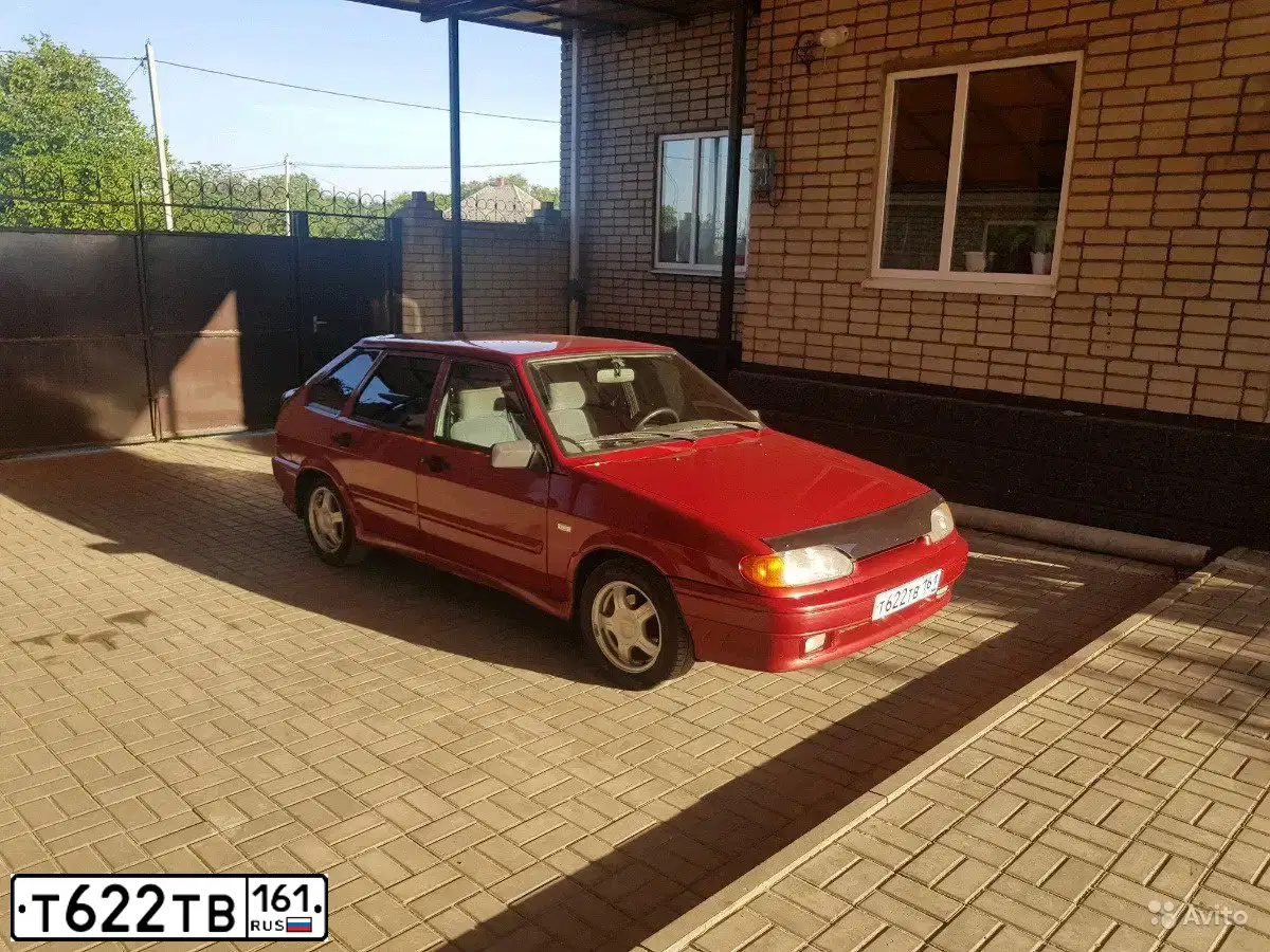 Фото автомобиля LADA 2114, 2008 — госномер У686КМ761. Цвет: ЗОЛОТИСТО-КРАСНЫЙ