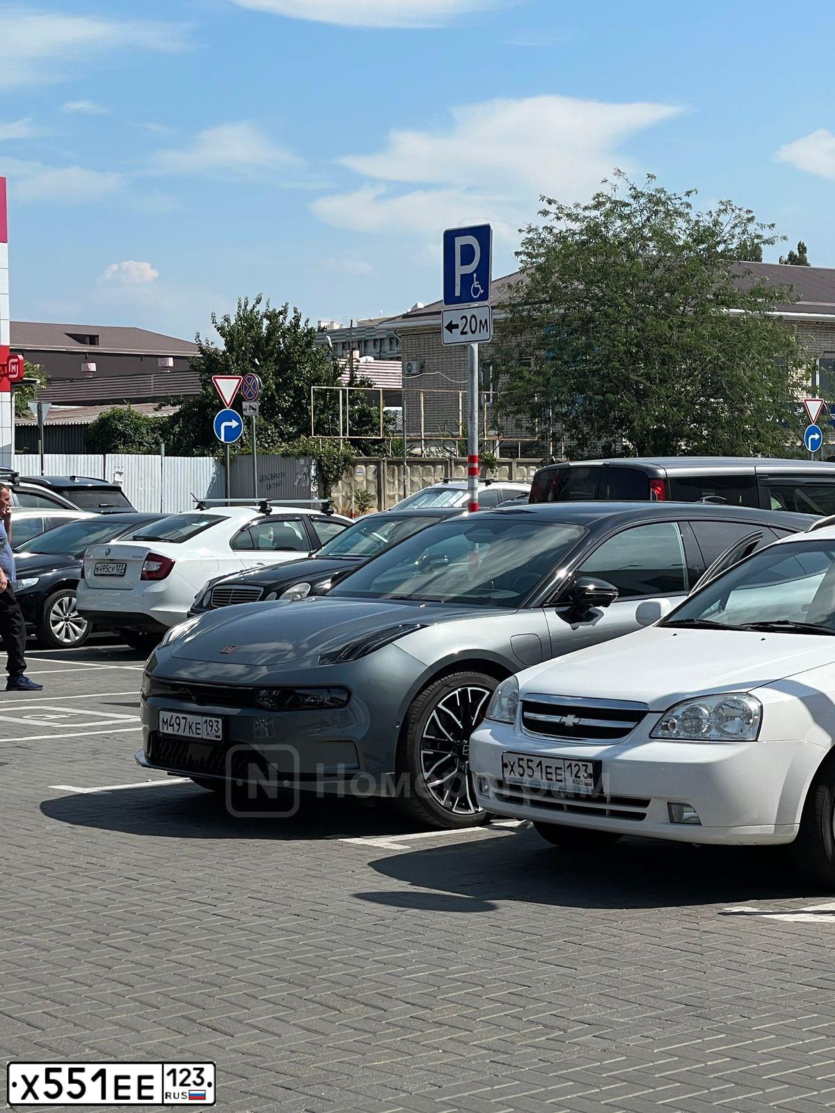 Фото автомобиля CHEVROLET LACETTI, 2008 — госномер Х551ЕЕ123. Цвет: БЕЛЫЙ