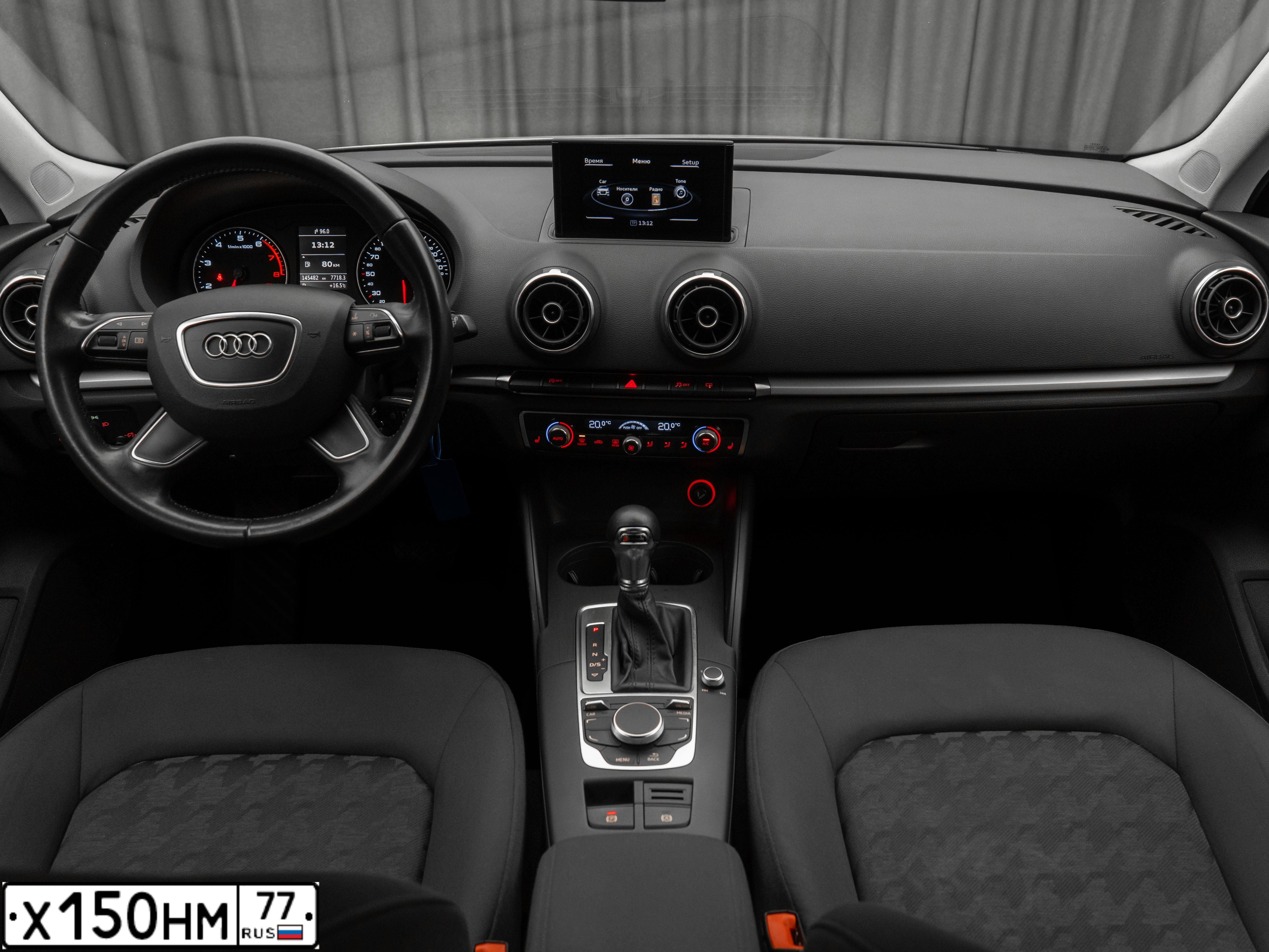 Фото автомобиля AUDI A3, 2013 — госномер Х150НМ77. Цвет: Белый